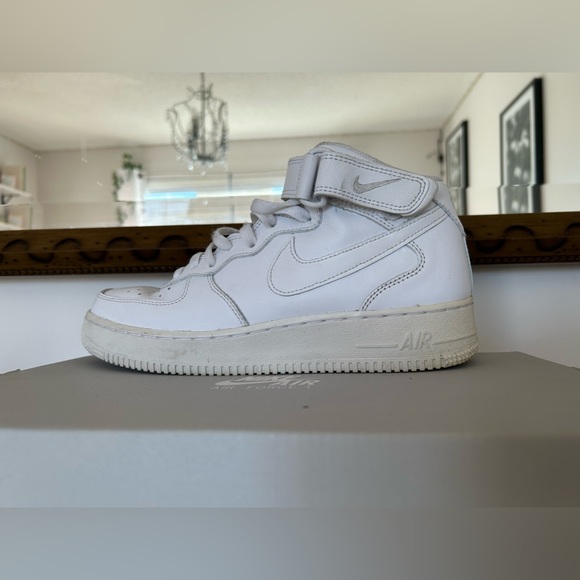 Nike Air Force 1’s - Picture 5 of 6